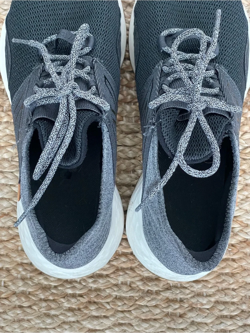 New Balance Women’s Black White Knit Running Sneakers 9
